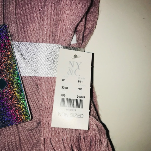 NWT New York & Company Ladies Purple Winter Scarf and Gloves Holiday Gift Set - Picture 3 of 9